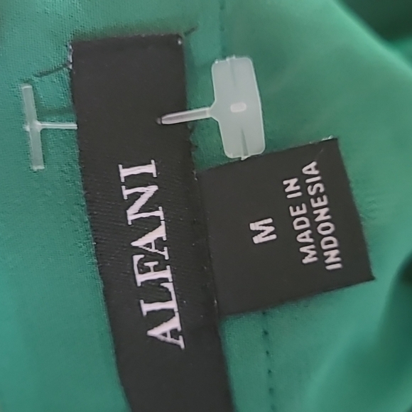 ALFANI Medium Green Multi colored striped blouse - Picture 7 of 7